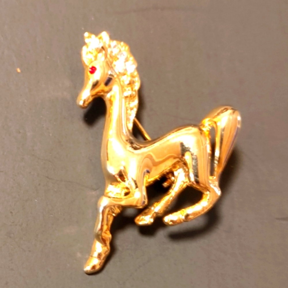 Fashion Jewelry Gold Tone Horse Brooch